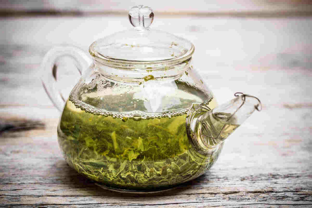 Can rinsing hair with green tea cure dandruff? THIP Media