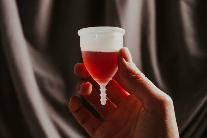 period blood colour indicates