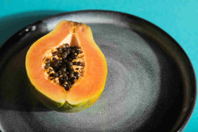 people with kidney problems, diabetes or thyroid issues should avoid papaya