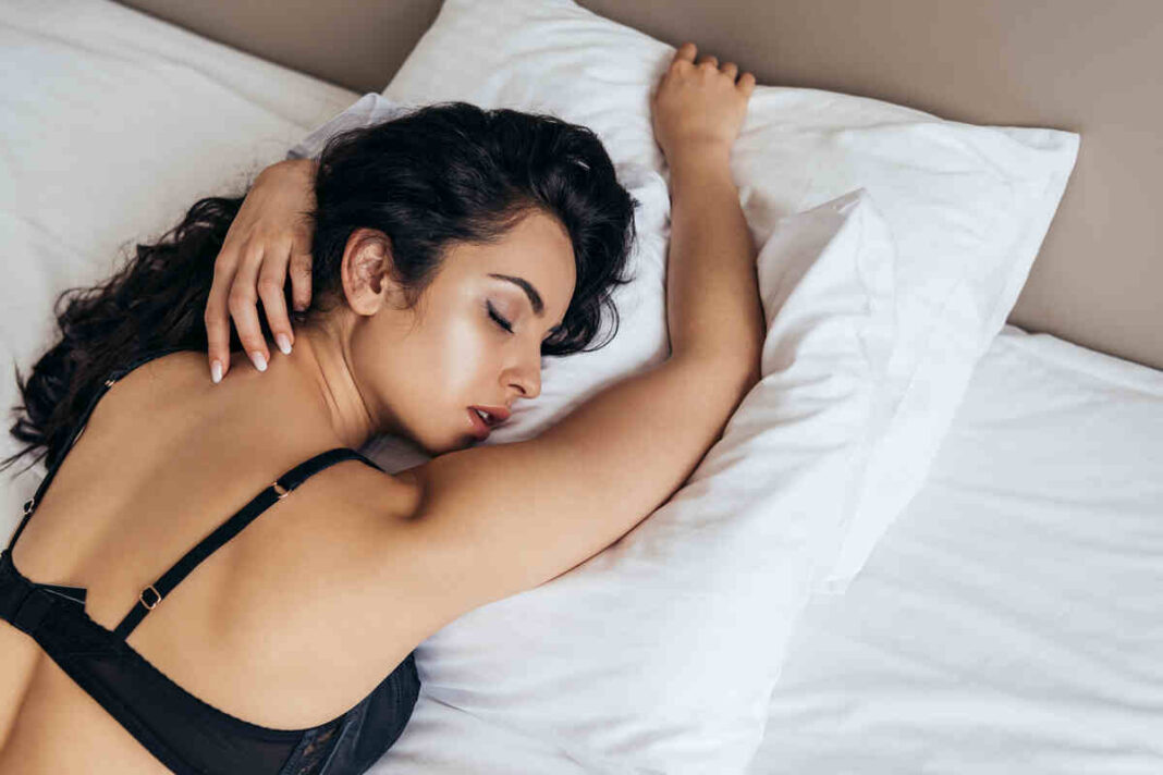 wearing a bra while sleeping
